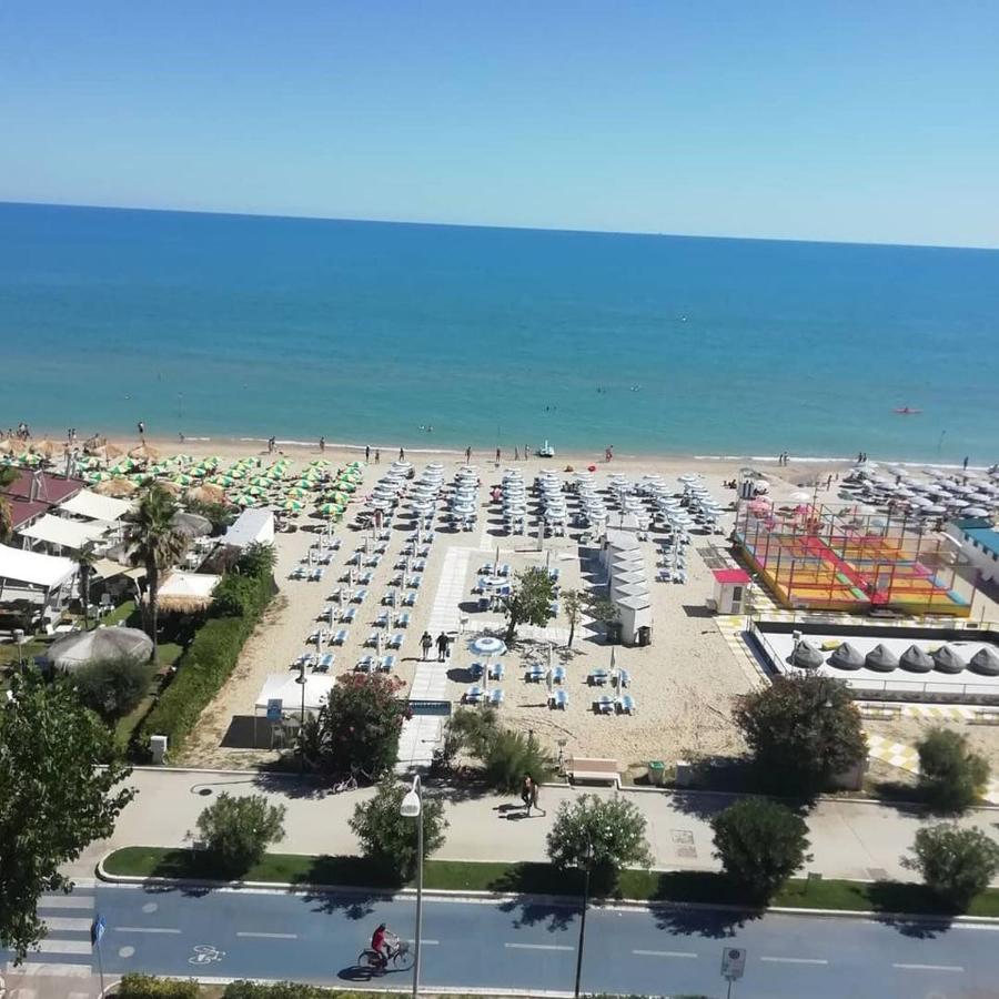 Hotel Boston Alba Adriatica Kültér fotó