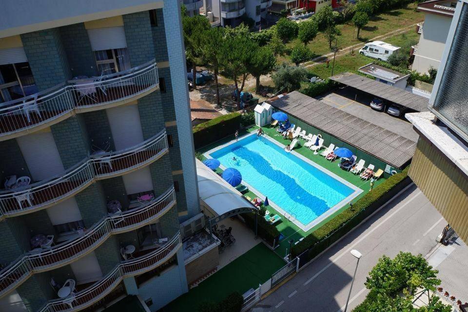 Hotel Boston Alba Adriatica Kültér fotó