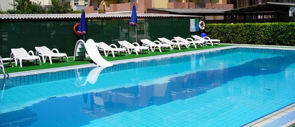 Hotel Boston Alba Adriatica Kültér fotó