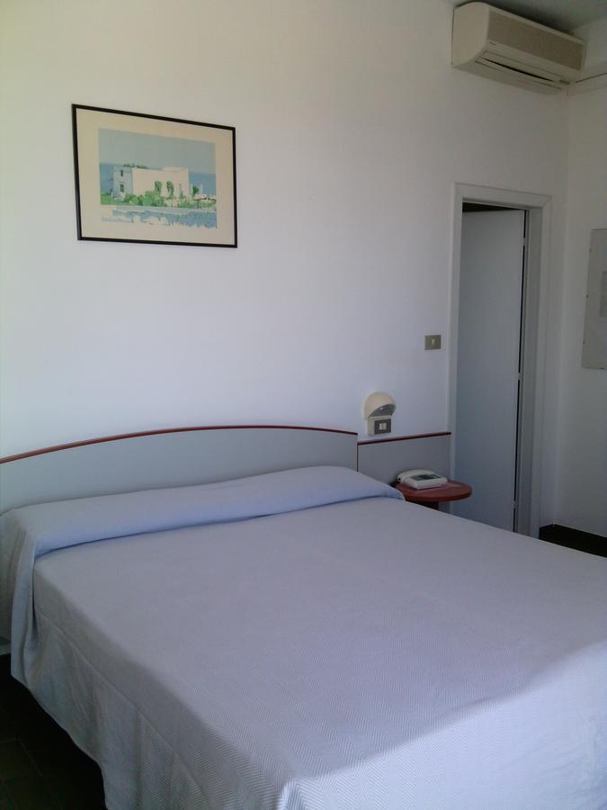 Hotel Boston Alba Adriatica Kültér fotó