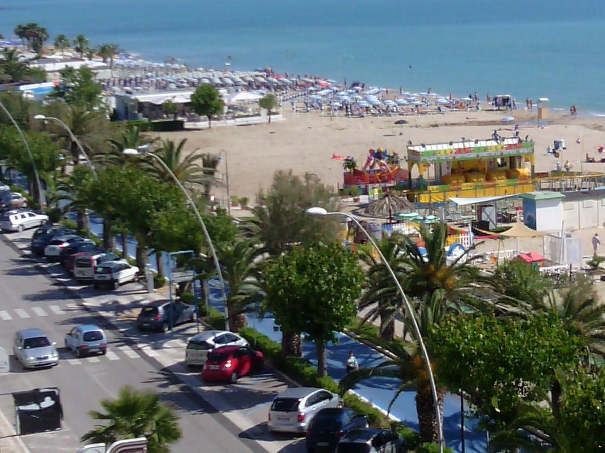 Hotel Boston Alba Adriatica Kültér fotó