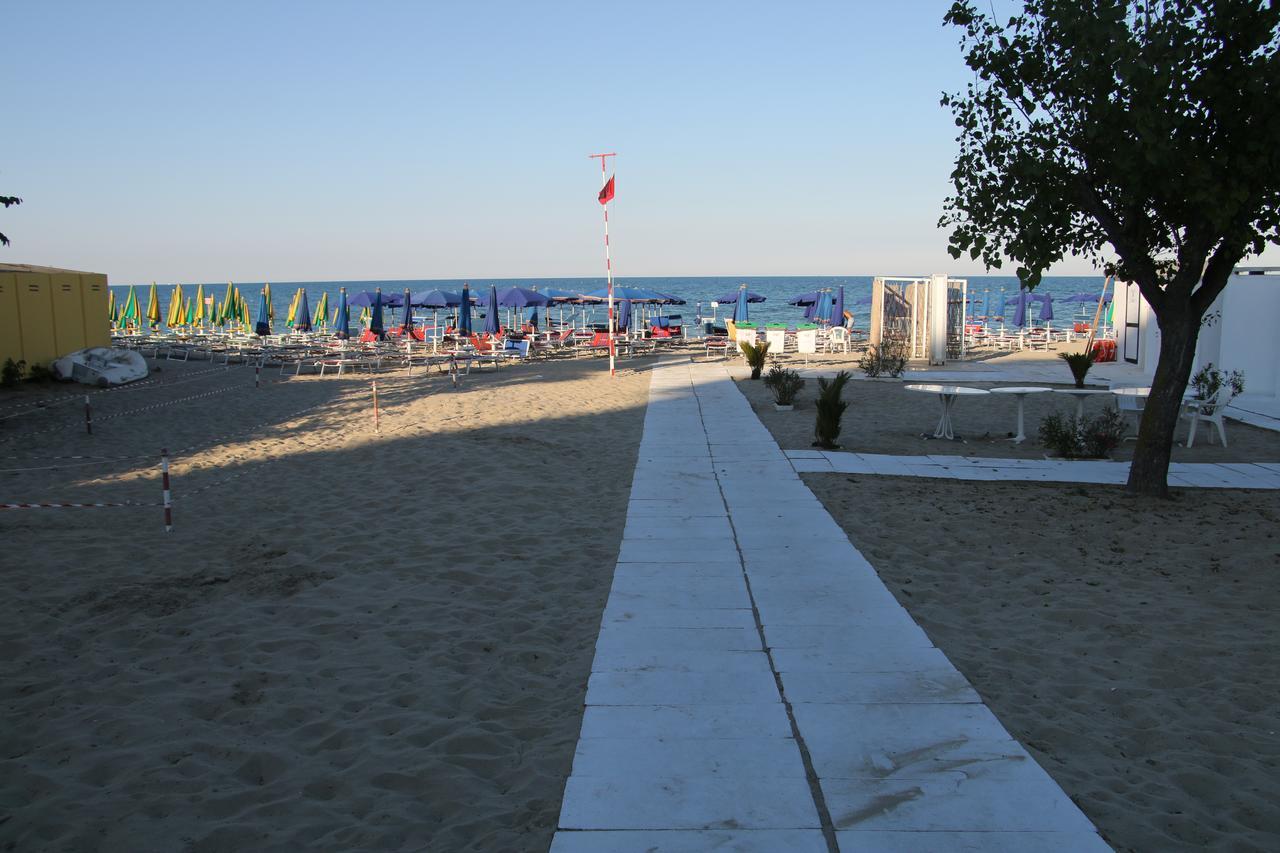 Hotel Boston Alba Adriatica Kültér fotó